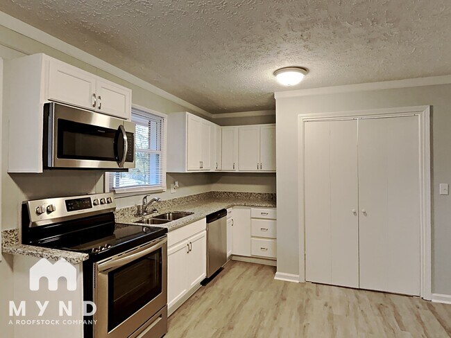 Foto del edificio - 8133 Puckett St SW