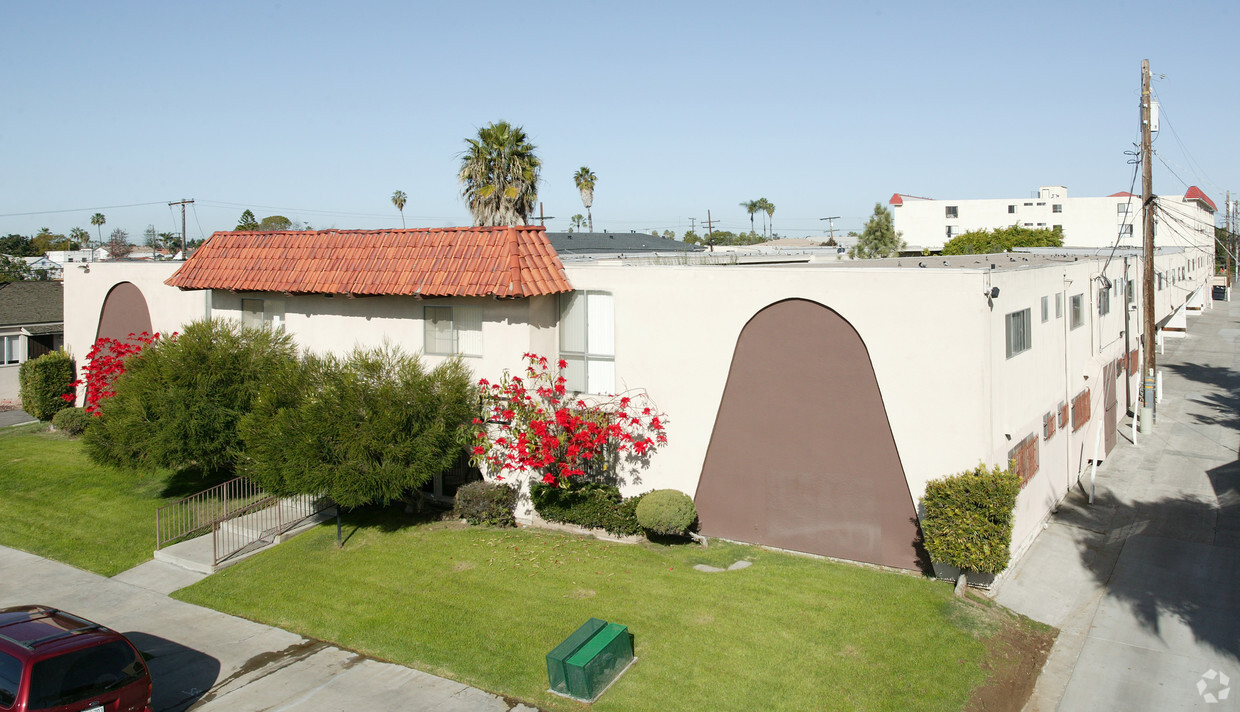 Building Photo - Villa Andora