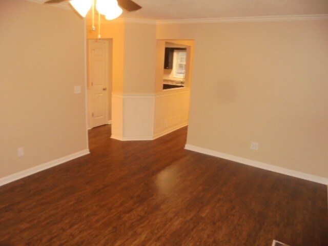 Photo - 103 Sandi Place