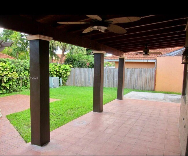 Foto del edificio - 13356 NW 8th Ln
