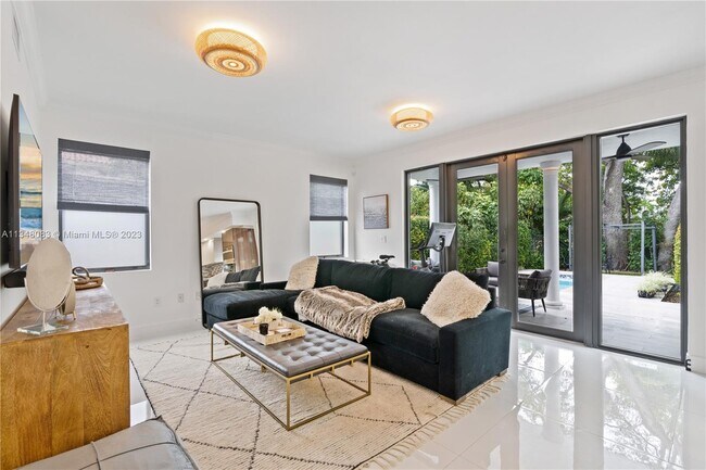 Foto del edificio - 3010 Elizabeth St