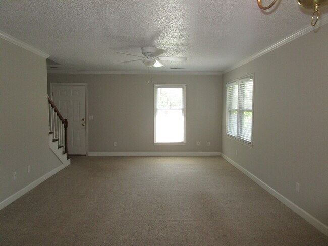 Foto del edificio - 885 Grimble Ct