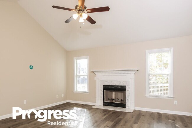 Building Photo - 300 Wood Green Dr