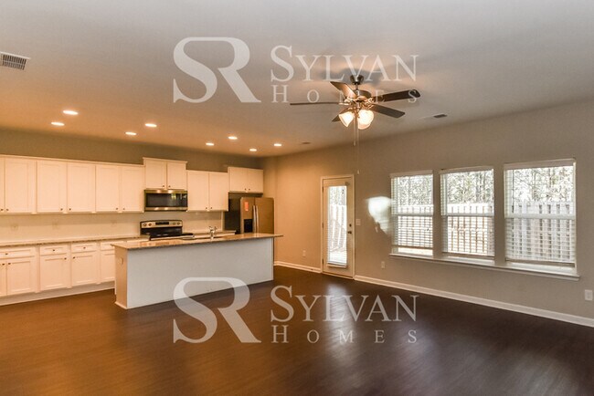 Foto del edificio - Lease today! No extra charge for contentme...