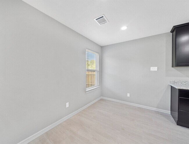 Building Photo - 3219 Angelfish Cove