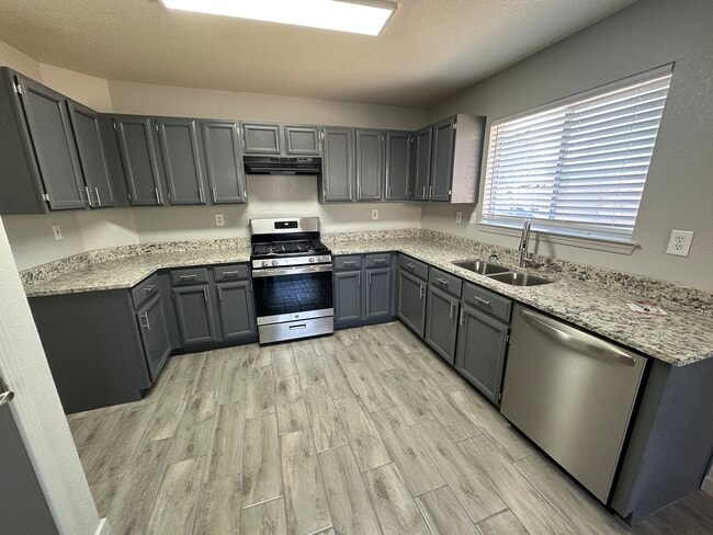 Building Photo - 4652 Loma Linda Cir