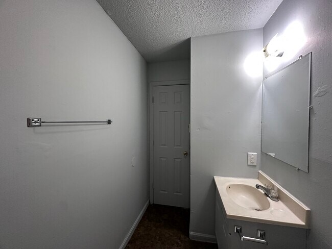 Foto del edificio - 807-A Bryan-