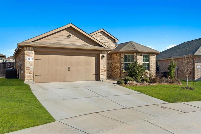 Foto del edificio - 421 Houndstooth Dr