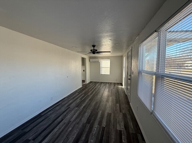 Building Photo - 4400 NE 16th Terrace