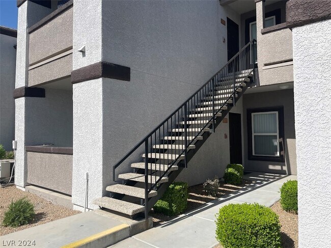 Foto del edificio - 7255 W Sunset Rd