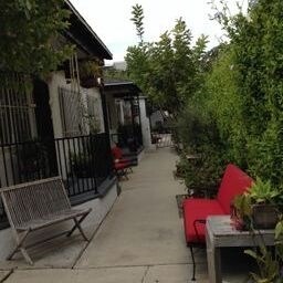 Foto del edificio - 3704 Glendon Ave