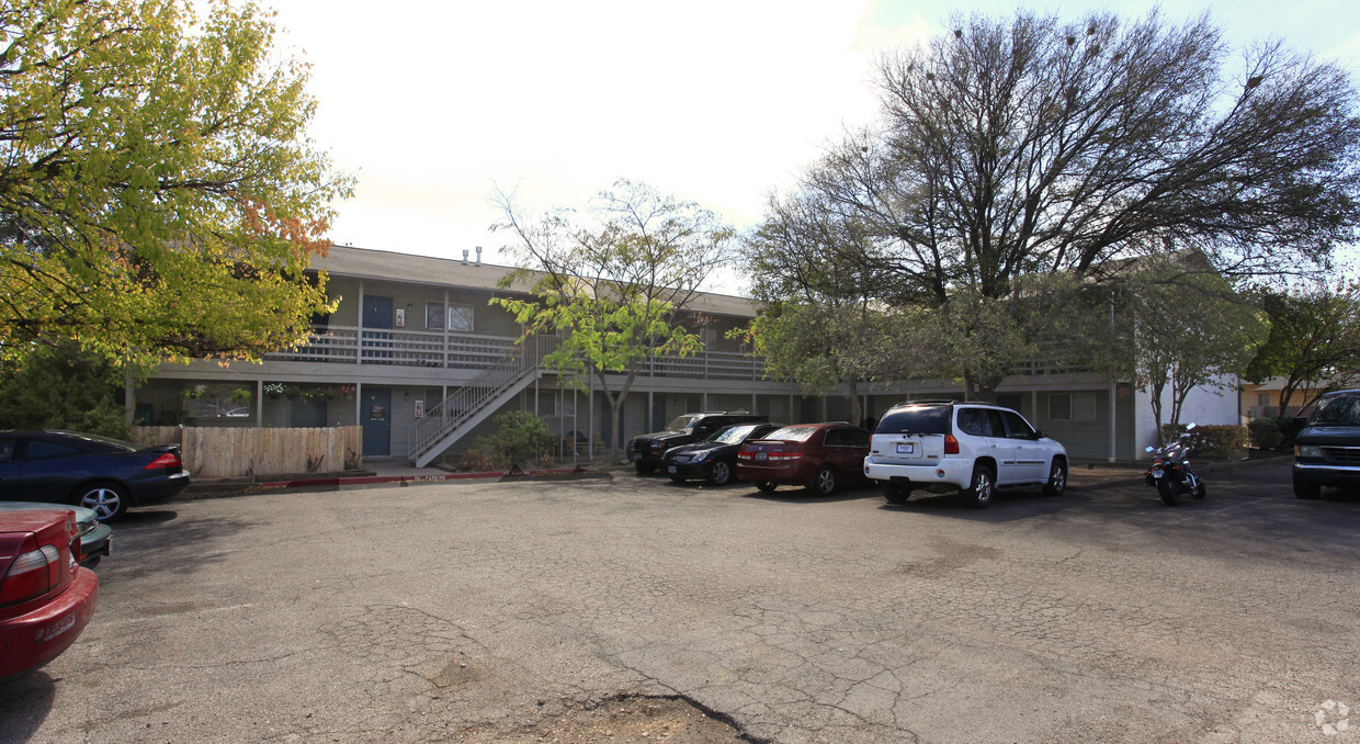 Primary Photo - Redfield Apartments