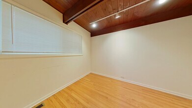 Building Photo - 719 W Buckingham Pl