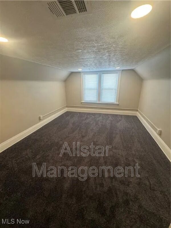 Foto del edificio - 521 E 109th St