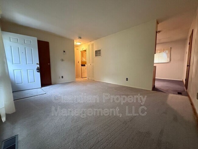 Foto del edificio - 5008 Valley Ln