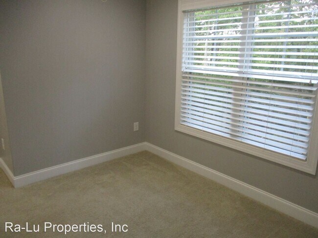 Building Photo - 4 br, 3.5 bath House - 7301 Lambert Lake Ct.
