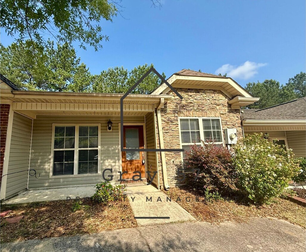 Foto principal - 2 bed, 2 bath townhome in Hoover