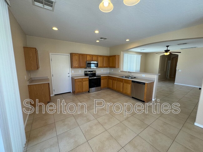 Building Photo - 13255 N 153rd Ln