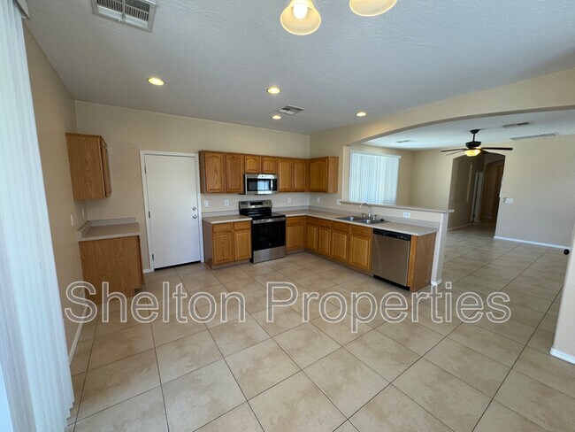 Foto del edificio - 13255 N 153rd Ln