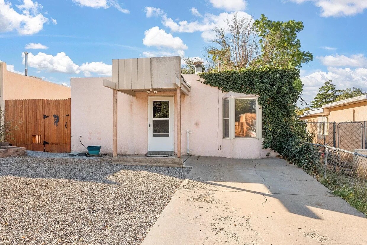 13308 Monarch Dr NE, Albuquerque, NM 87123 House Rental in