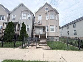 Building Photo - 3008 E 81st St