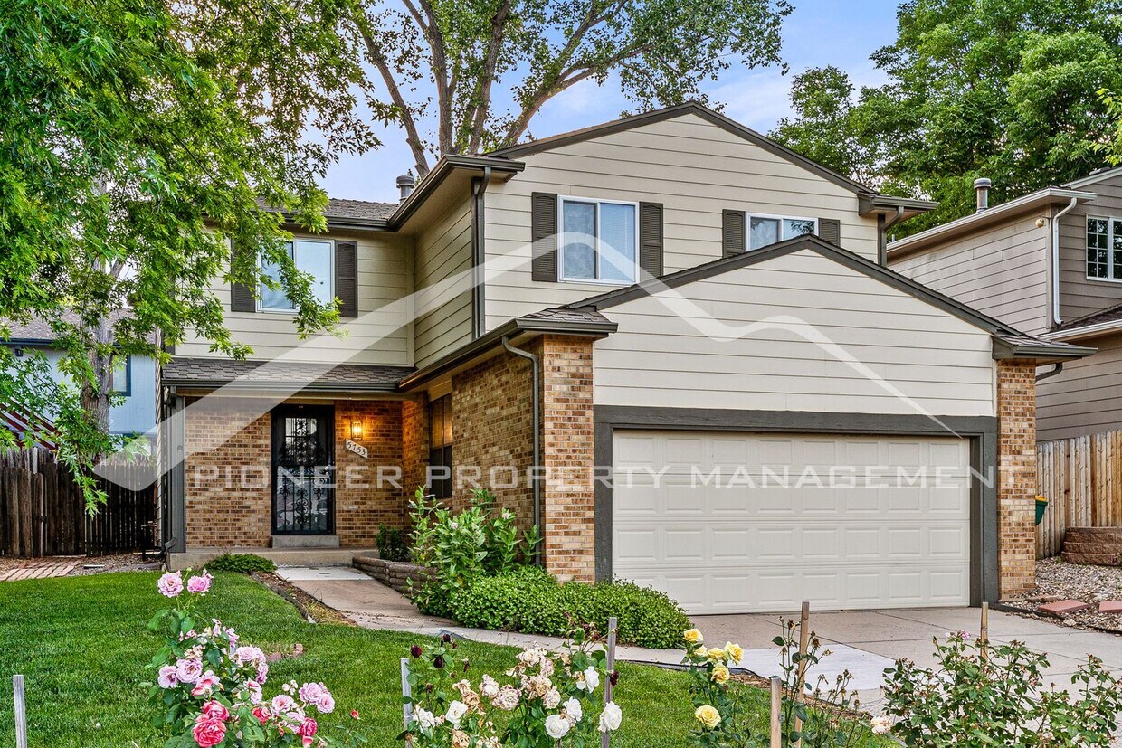 Charming Home with Central AC & 2 Car Garage! - Charming Home with Central AC & 2 Car Garage!