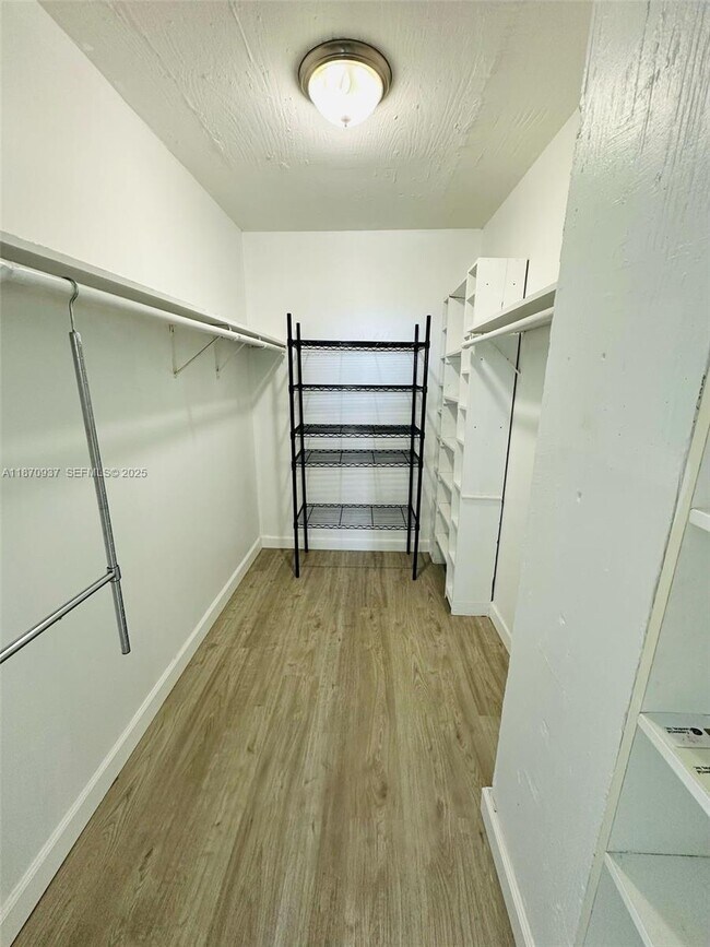 Foto del edificio - 2020 NE 135th St