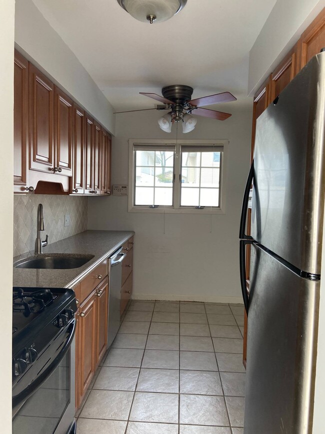 Foto del edificio - 116 Fieldstone Rd