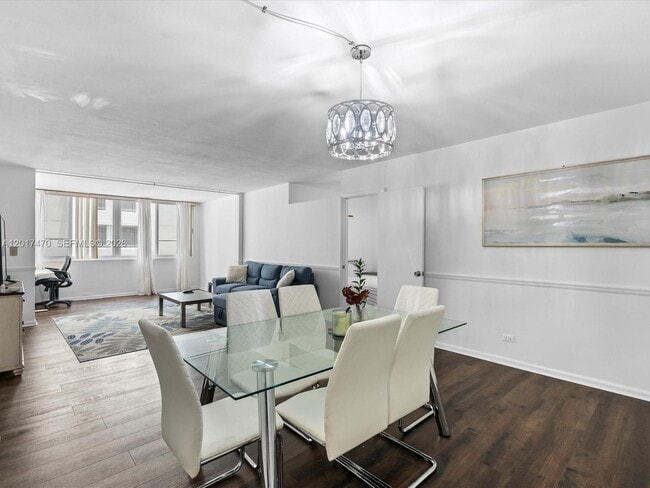 Building Photo - 5005 Collins Ave
