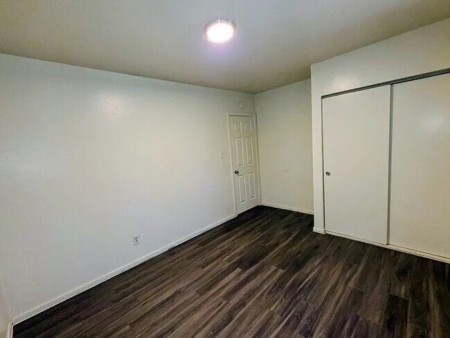 Foto del edificio - 5948 Elmwood Rd