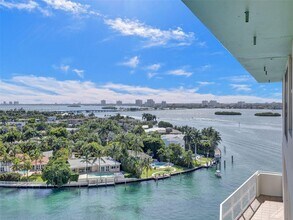 Building Photo - 10350 W Bay Harbor Dr