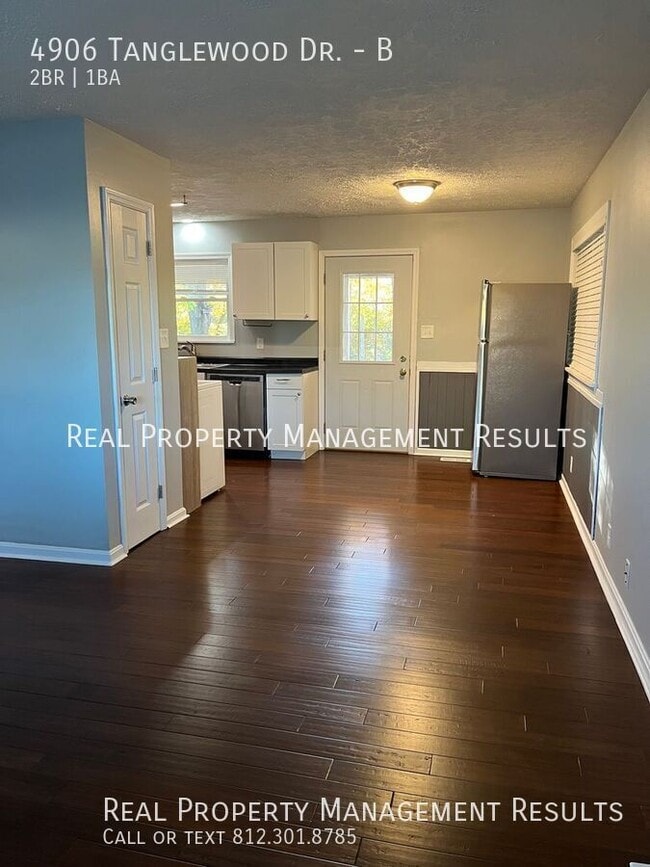 Foto del edificio - 4906 Tanglewood Dr