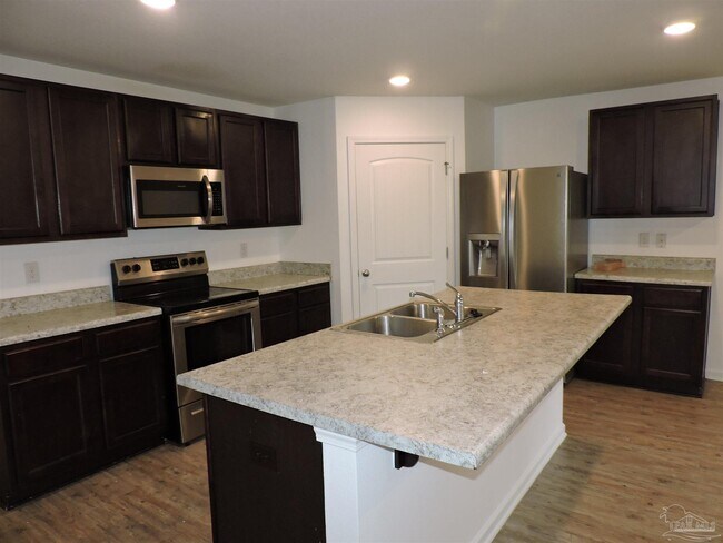 Foto del edificio - 5780 Blackhorse Cir