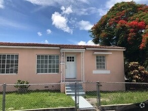 Building Photo - 2800 SW 36th Ave
