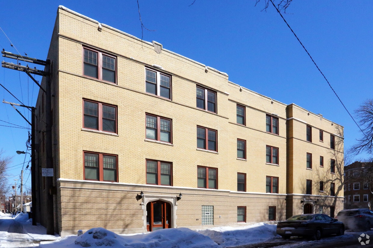 Building Photo - Ainslie & Washtenaw Apartments