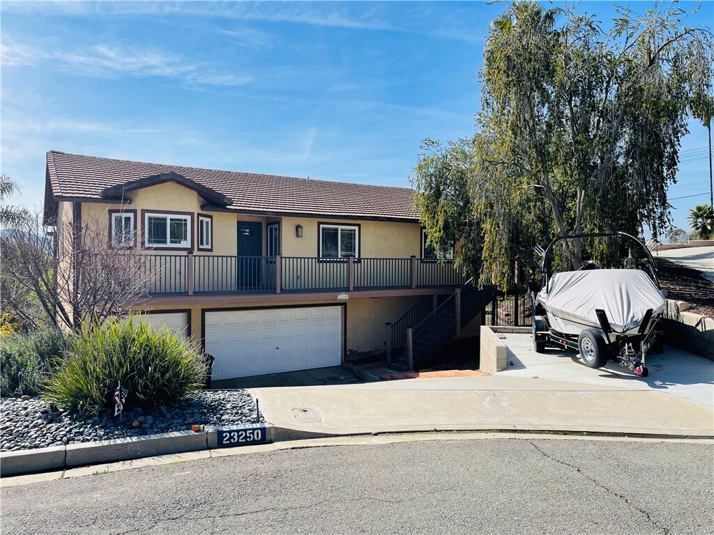 Primary Photo - 23250 Clipper Ct