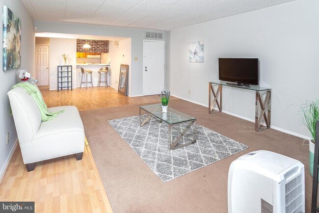 Building Photo - 2617 Huntington Ave