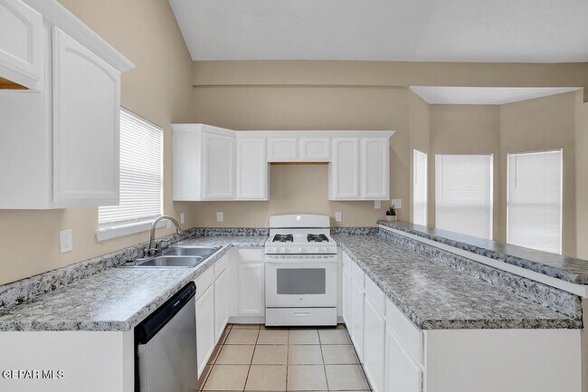 Foto del edificio - 2304 Tierra Blanda Dr