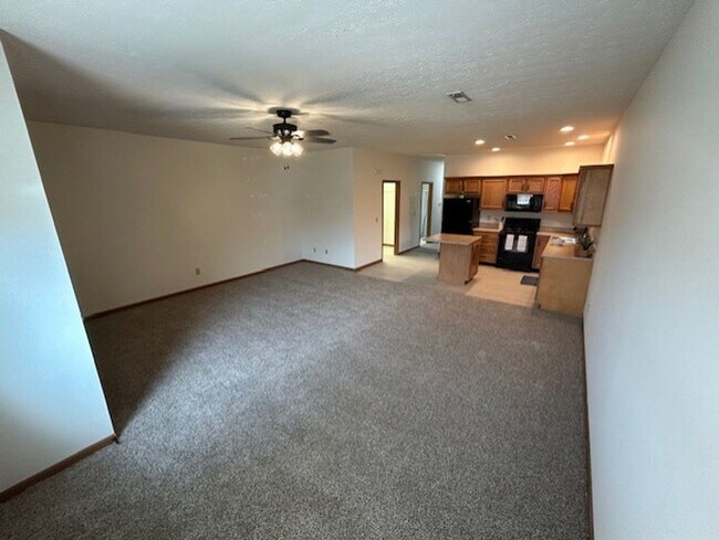 Building Photo - 1035 Laurel Tree Ct