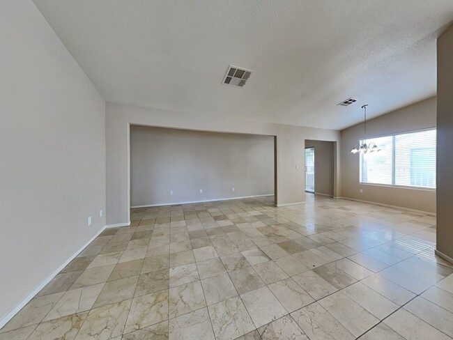 Foto del edificio - 3512 Redwood Ridge Way