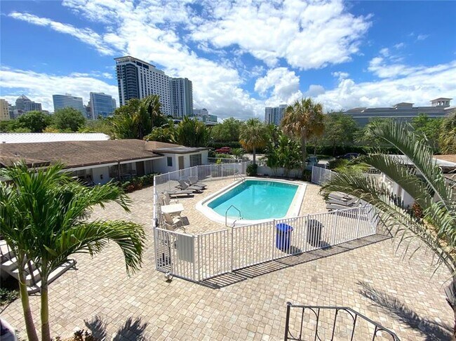 Foto del edificio - 408 NE 7th Ave