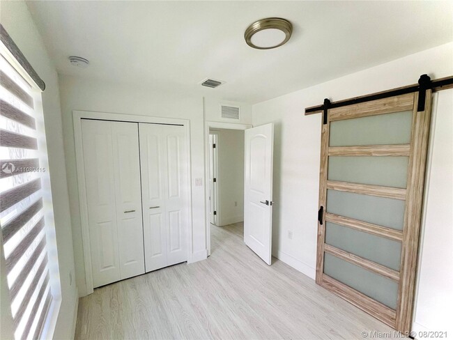 Foto del edificio - 3114 NW 60th St
