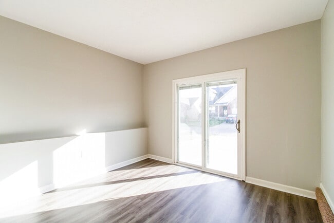 Foto del edificio - 1530 Singh St