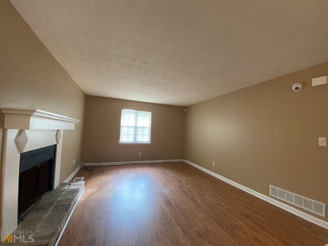 Building Photo - 5867 Sheldon Ct