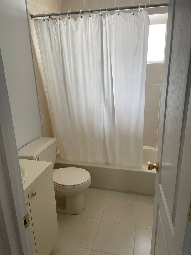 Bathroom - 564 Coryn Ct
