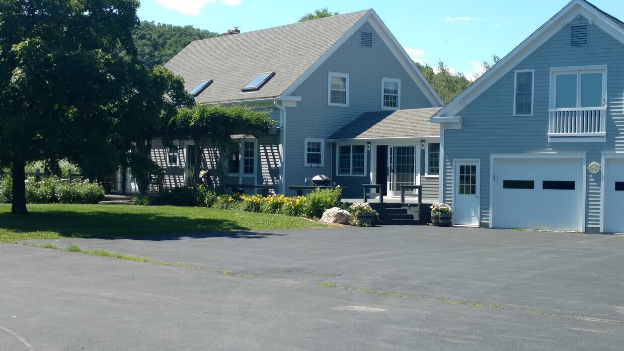 3 Bed cape, 2 car garage - 422 Co Rte 7