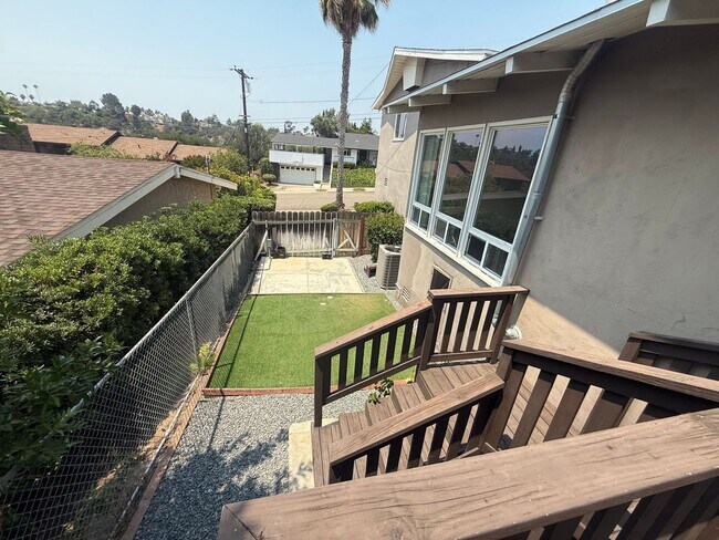 Building Photo - Large house on Prosperity! Private Yard!