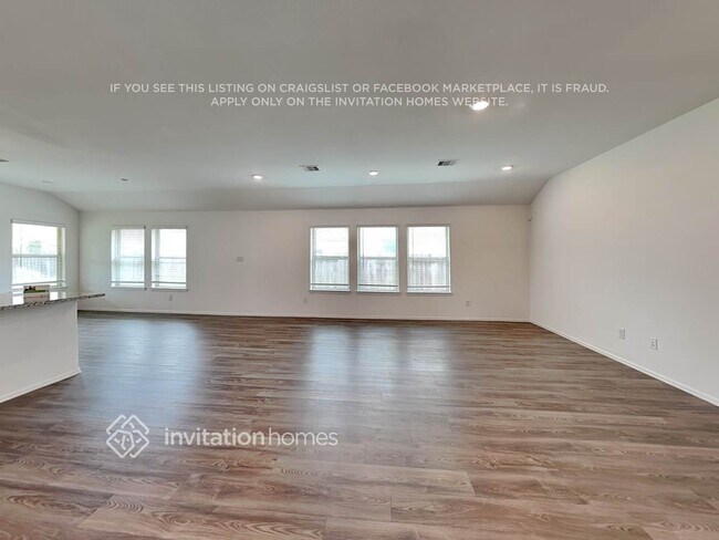 Foto del edificio - 428 Pecan Landing Ln