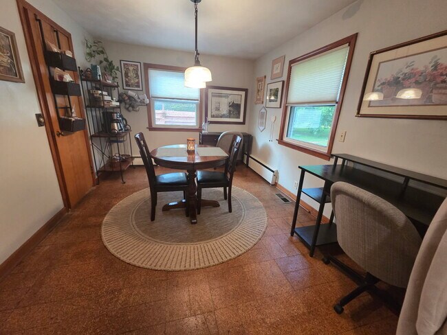 Foto del edificio - 880 Marshall Rd