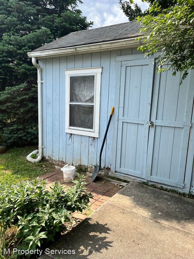 Building Photo - 2 br, 1 bath House - 264 Roberts Ave